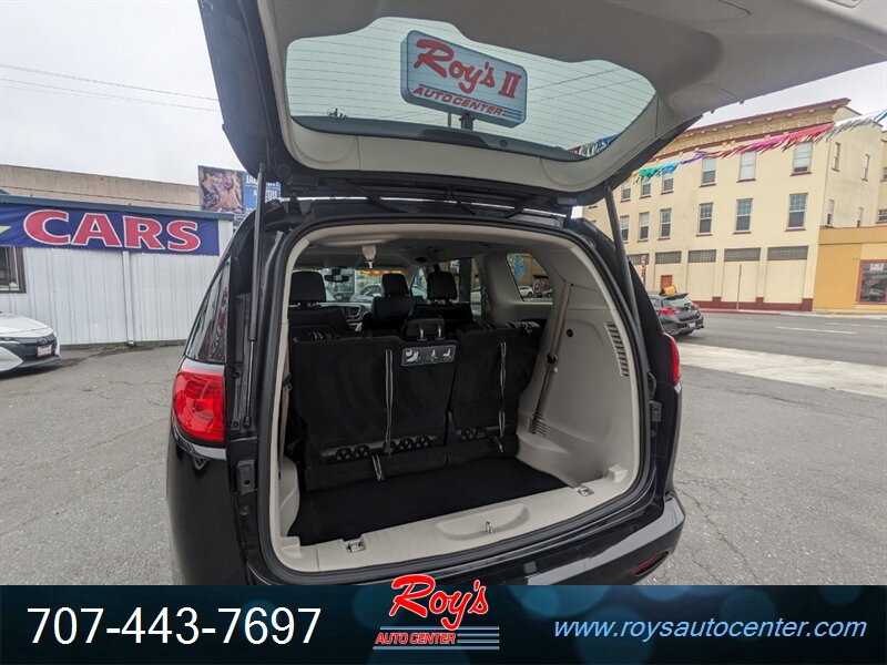 2021 Chrysler Voyager LXi photo 16
