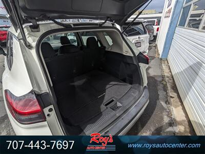 2023 Nissan Rogue S  AWD - Photo 9 - Eureka, CA 95501