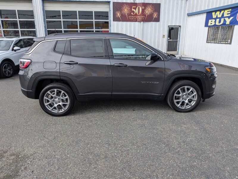 2024 Jeep Compass Latitude Lux  4WD