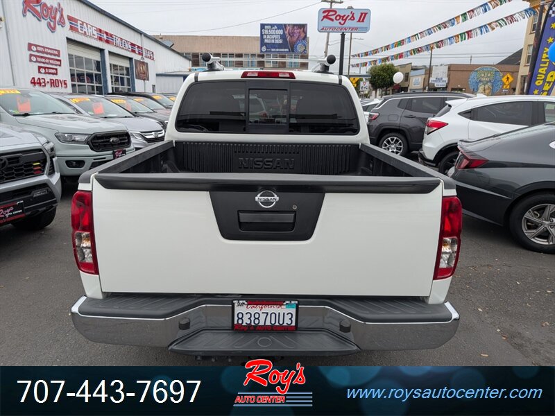 2019 Nissan Frontier SV 4WD - Photo 8 - Eureka, CA 95501