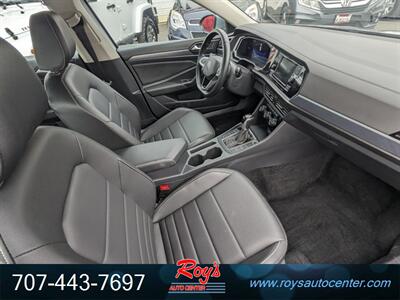 2024 Volkswagen Jetta SE   - Photo 9 - Eureka, CA 95501