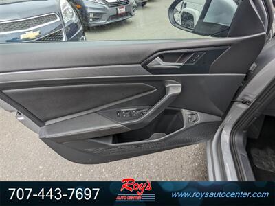 2024 Volkswagen Jetta SE   - Photo 17 - Eureka, CA 95501