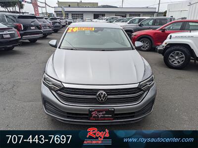 2024 Volkswagen Jetta SE   - Photo 5 - Eureka, CA 95501