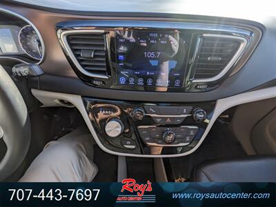 2017 Chrysler Pacifica Touring-L   - Photo 25 - Eureka, CA 95501