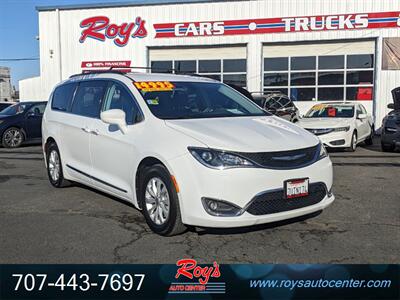 2017 Chrysler Pacifica Touring-L   - Photo 1 - Eureka, CA 95501