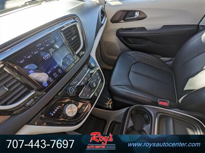 2017 Chrysler Pacifica Touring-L   - Photo 24 - Eureka, CA 95501