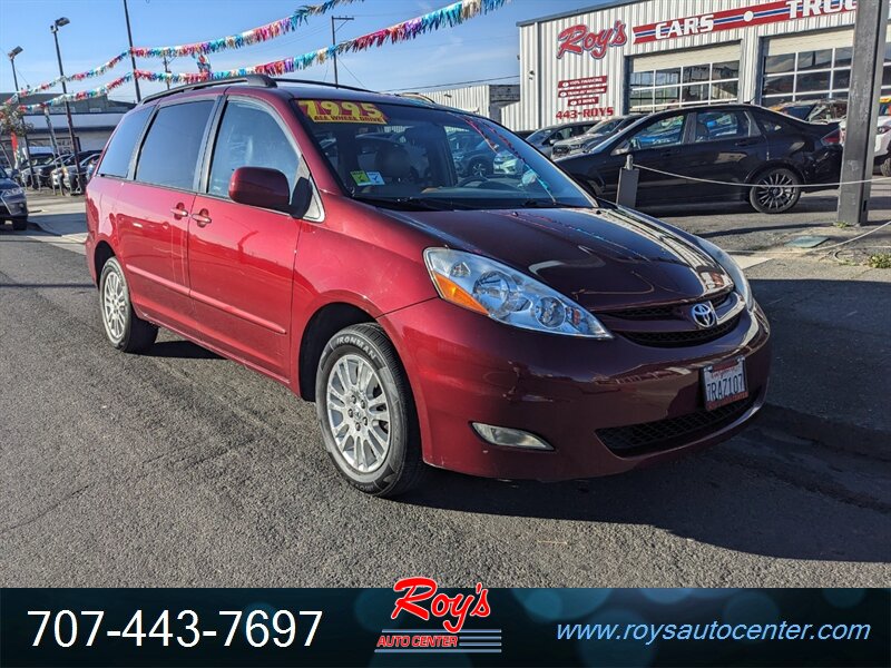 2007 Toyota Sienna XLE's photo