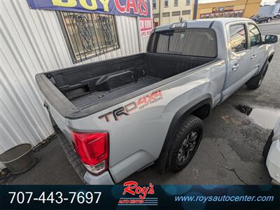 2018 Toyota Tacoma SR5  4WD - Photo 5 - Eureka, CA 95501