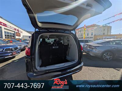 2020 Chrysler Pacifica Touring L   - Photo 19 - Eureka, CA 95501