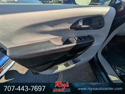 2020 Chrysler Pacifica Touring L   - Photo 24 - Eureka, CA 95501