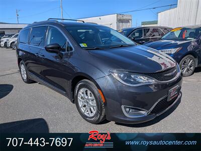 2020 Chrysler Pacifica Touring L   - Photo 1 - Eureka, CA 95501
