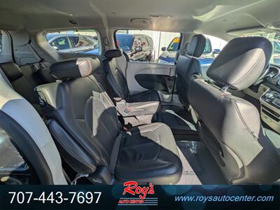 2020 Chrysler Pacifica Touring L   - Photo 15 - Eureka, CA 95501