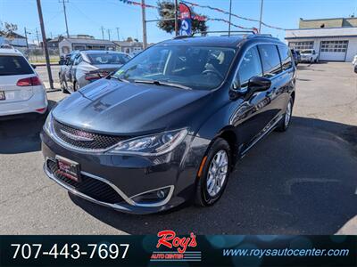 2020 Chrysler Pacifica Touring L   - Photo 3 - Eureka, CA 95501