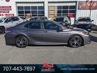 2019 Toyota Camry SE   - Photo 2 - Eureka, CA 95501