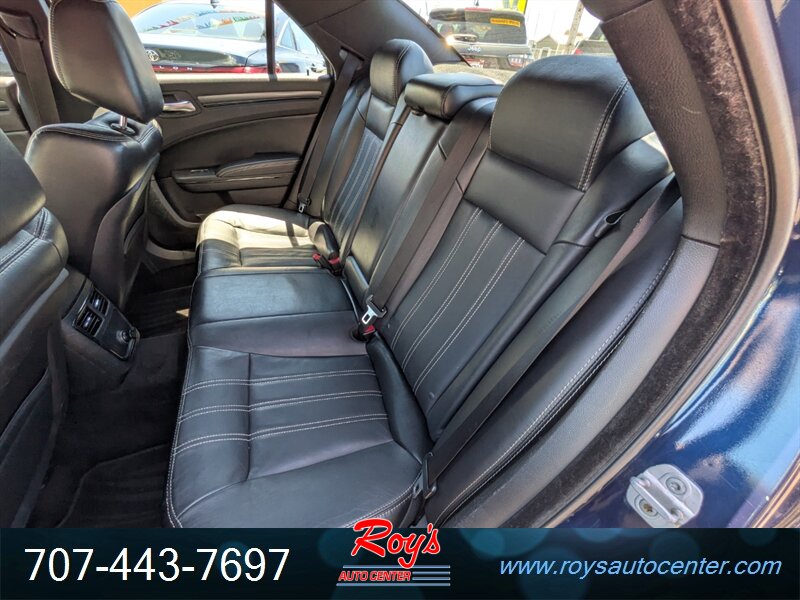 2014 Chrysler 300 Series S - Photo 14 - Eureka, CA 95501