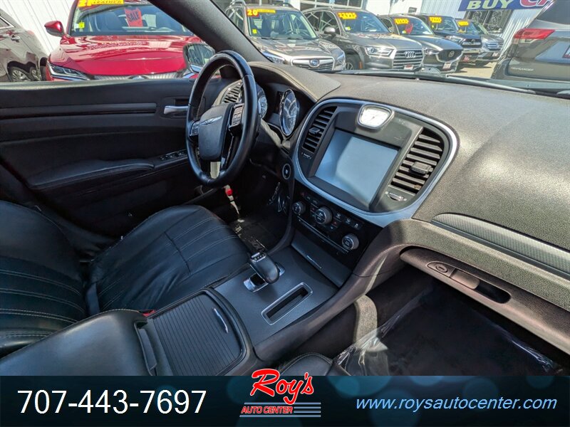 2014 Chrysler 300 Series S - Photo 11 - Eureka, CA 95501