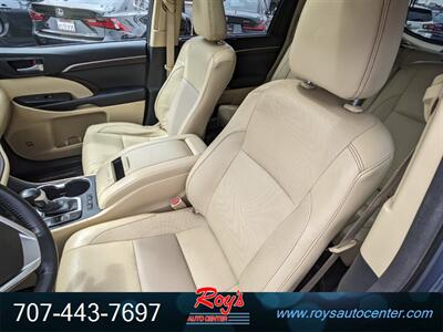 2015 Toyota Highlander Limited   - Photo 22 - Eureka, CA 95501