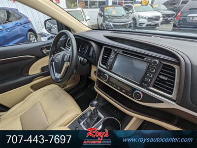 2015 Toyota Highlander Limited   - Photo 11 - Eureka, CA 95501
