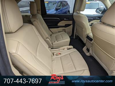 2015 Toyota Highlander Limited   - Photo 12 - Eureka, CA 95501