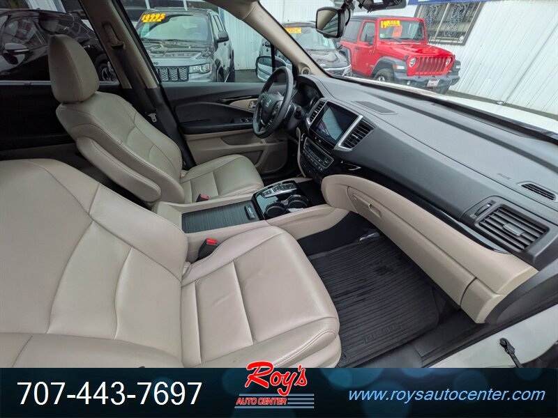2016 Honda Pilot Touring AWD - Photo 11 - Eureka, CA 95501