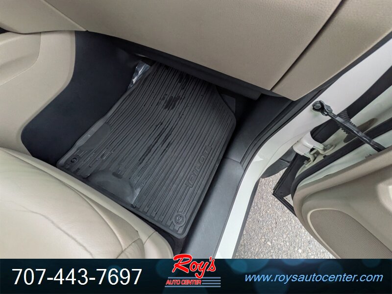 2016 Honda Pilot Touring AWD - Photo 12 - Eureka, CA 95501