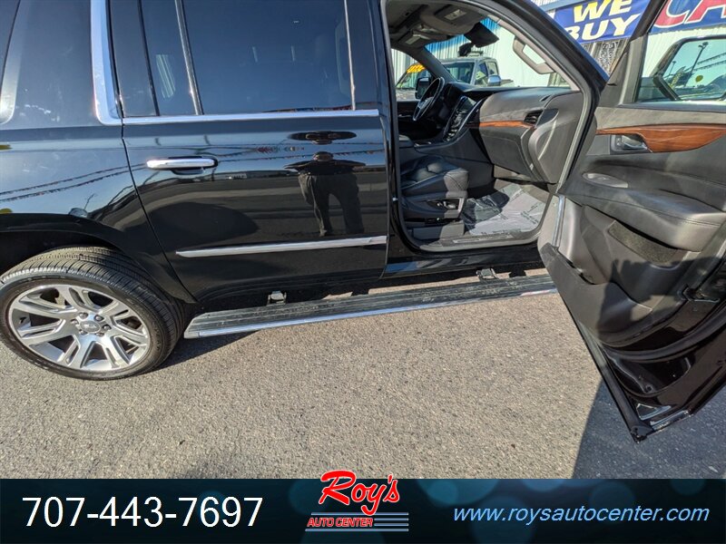 2019 Cadillac Escalade ESV Premium Luxury 4WD - Photo 13 - Eureka, CA 95501