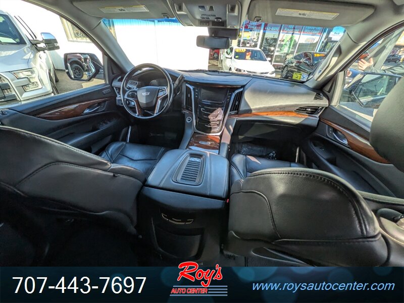 2019 Cadillac Escalade ESV Premium Luxury 4WD - Photo 18 - Eureka, CA 95501