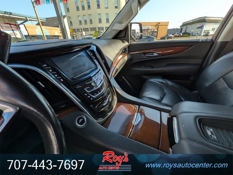 2019 Cadillac Escalade ESV Premium Luxury 4WD - Photo 29 - Eureka, CA 95501
