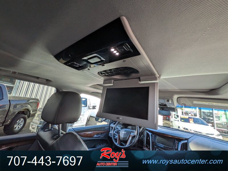 2019 Cadillac Escalade ESV Premium Luxury 4WD - Photo 19 - Eureka, CA 95501