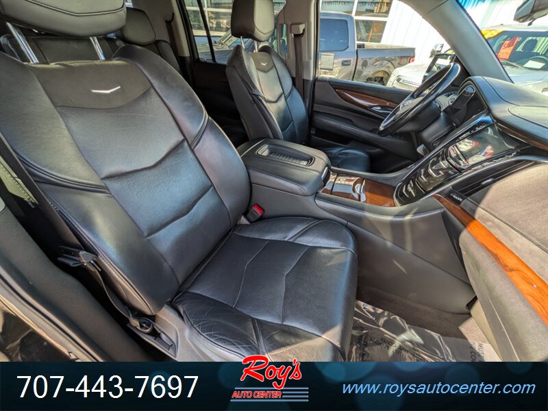 2019 Cadillac Escalade ESV Premium Luxury 4WD - Photo 10 - Eureka, CA 95501