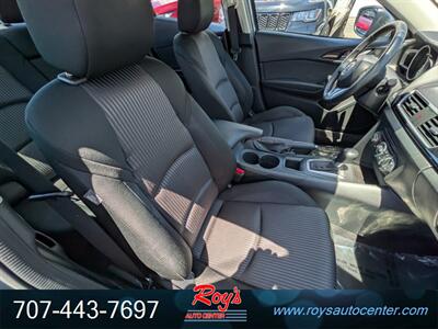 2014 Mazda Mazda3 i Touring   - Photo 11 - Eureka, CA 95501