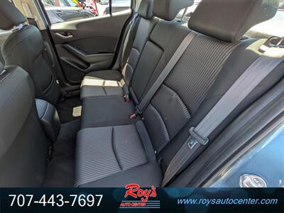 2014 Mazda Mazda3 i Touring   - Photo 16 - Eureka, CA 95501