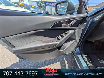 2014 Mazda Mazda3 i Touring   - Photo 18 - Eureka, CA 95501