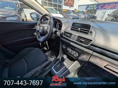 2014 Mazda Mazda3 i Touring   - Photo 12 - Eureka, CA 95501
