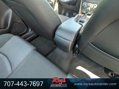 2014 Mazda Mazda3 i Touring   - Photo 14 - Eureka, CA 95501