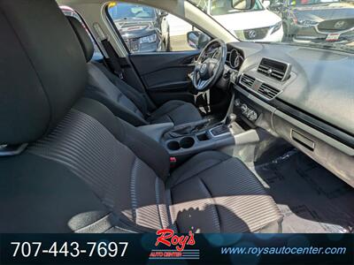 2014 Mazda Mazda3 i Touring   - Photo 10 - Eureka, CA 95501