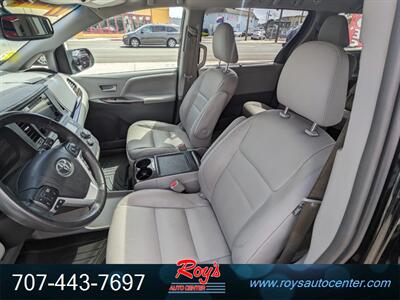 2017 Toyota Sienna XLE 7-Passenger  AWD - Photo 24 - Eureka, CA 95501