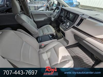 2017 Toyota Sienna XLE 7-Passenger  AWD - Photo 10 - Eureka, CA 95501