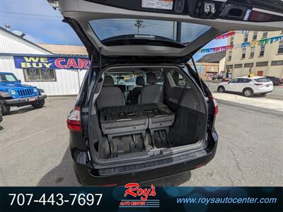 2017 Toyota Sienna XLE 7-Passenger  AWD - Photo 17 - Eureka, CA 95501