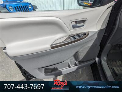 2017 Toyota Sienna XLE 7-Passenger  AWD - Photo 26 - Eureka, CA 95501