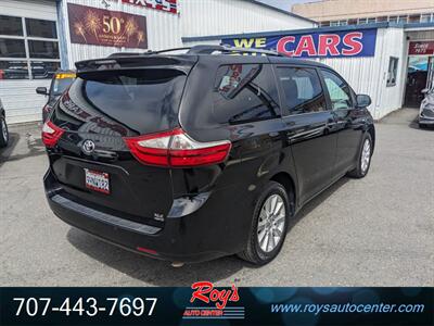 2017 Toyota Sienna XLE 7-Passenger  AWD - Photo 8 - Eureka, CA 95501