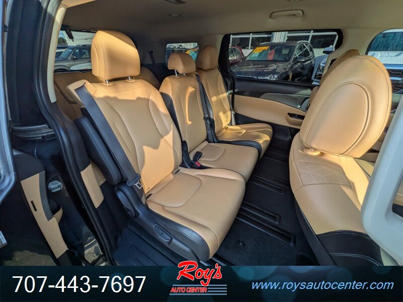2022 Kia Carnival LX - Photo 14 - Eureka, CA 95501