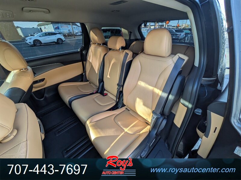 2022 Kia Carnival LX - Photo 21 - Eureka, CA 95501