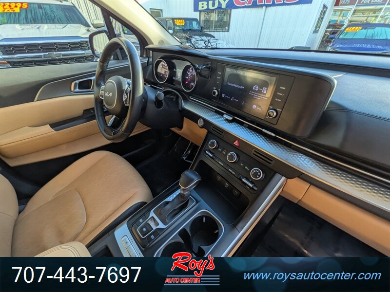 2022 Kia Carnival LX - Photo 12 - Eureka, CA 95501