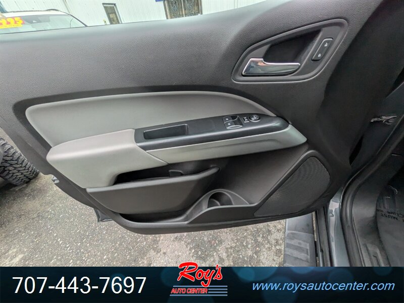 2017 Chevrolet Colorado LT 4WD - Photo 25 - Eureka, CA 95501