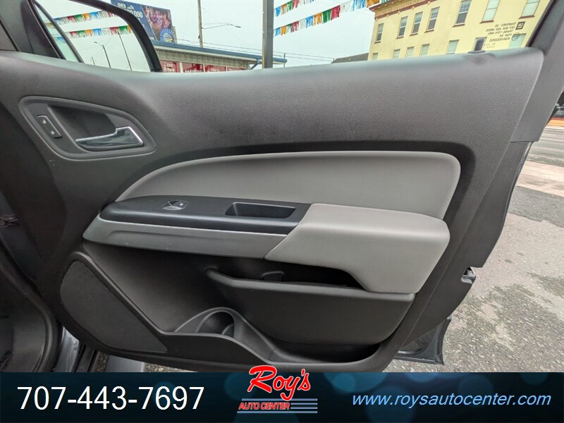 2017 Chevrolet Colorado LT 4WD - Photo 15 - Eureka, CA 95501