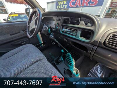 2000 Dodge Ram 2500 SLT  4WD - Photo 14 - Eureka, CA 95501