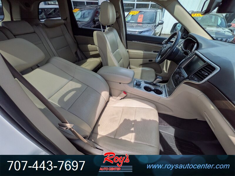 2017 Jeep Grand Cherokee Limited 4WD - Photo 12 - Eureka, CA 95501