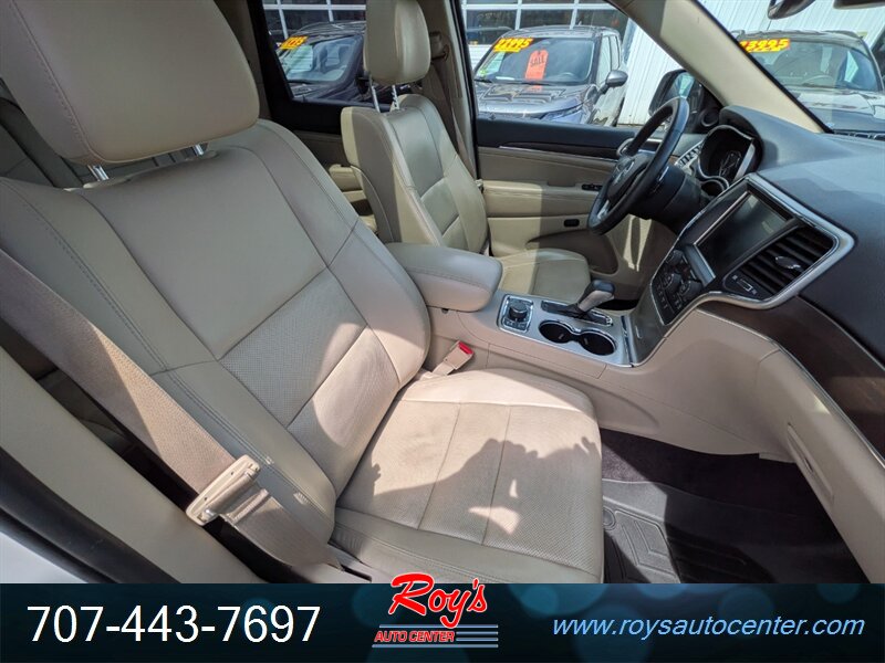 2017 Jeep Grand Cherokee Limited 4WD - Photo 13 - Eureka, CA 95501