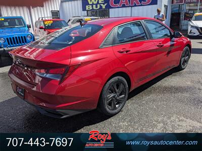 2021 Hyundai ELANTRA SEL   - Photo 8 - Eureka, CA 95501
